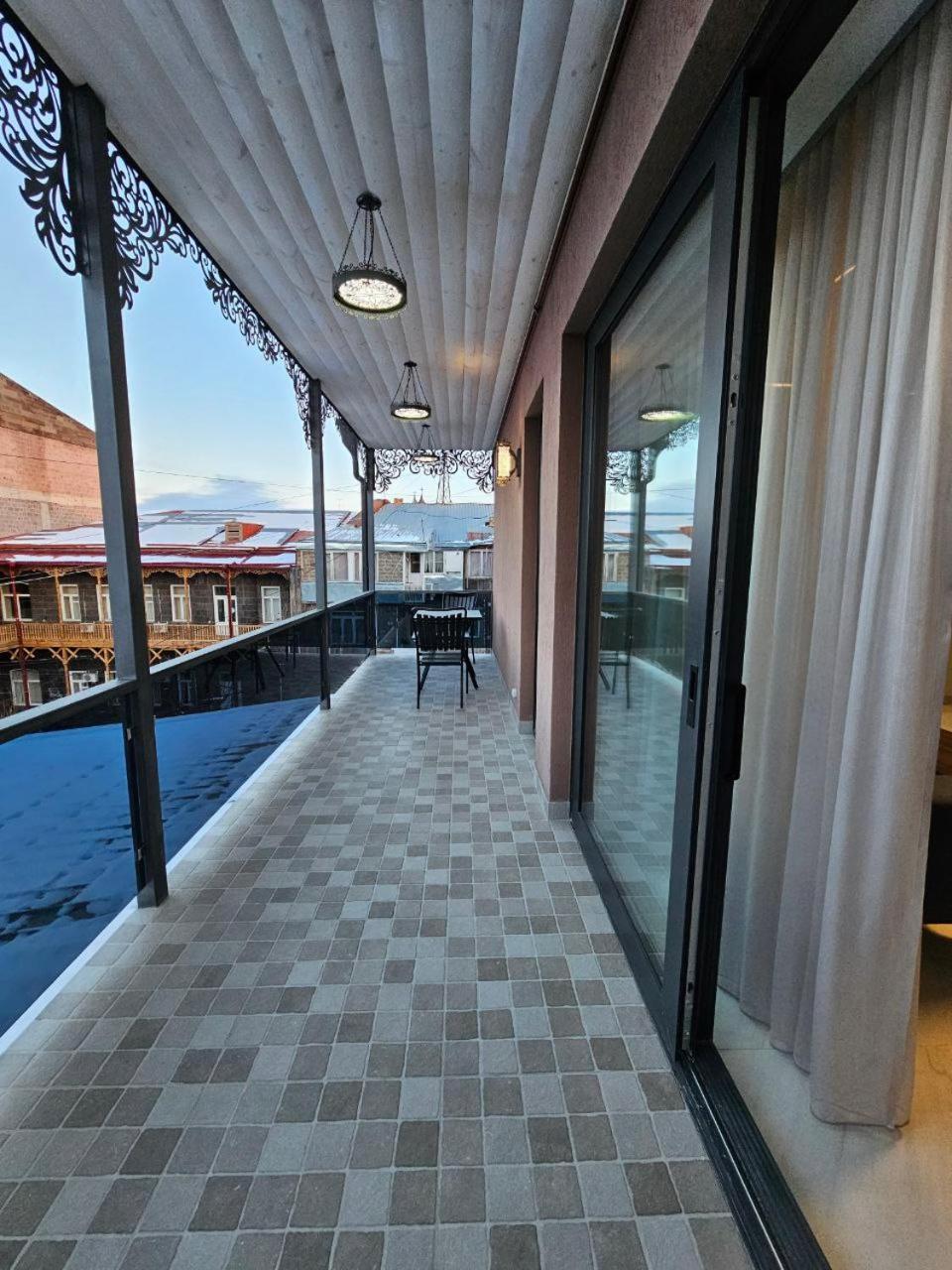 Apartment Centre *